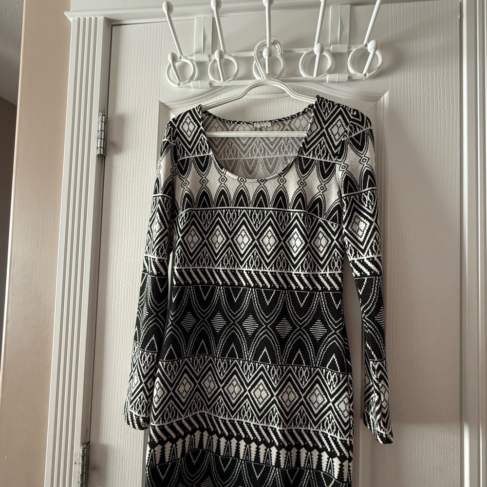 Black and White Geometric Pattern Dress